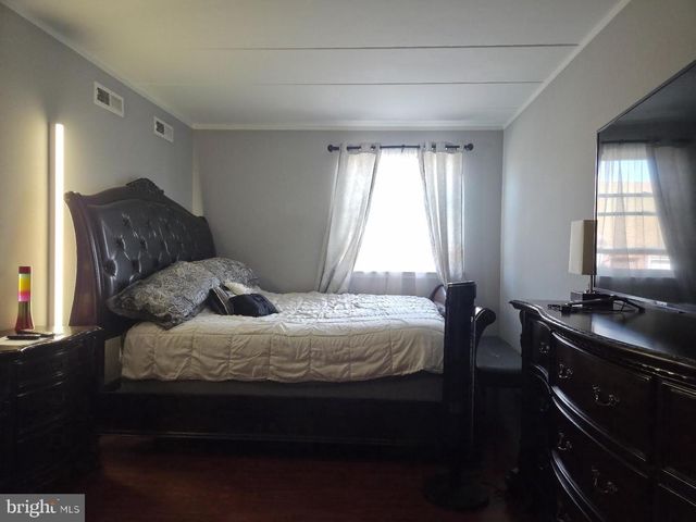 7737 OXFORD AVE, Philadelphia, PA 19111
