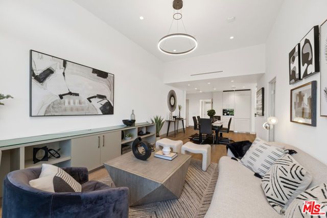 130 S Sepulveda Boulevard 212, Los Angeles, CA 90049