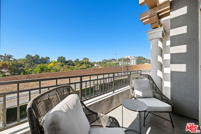 130 S Sepulveda Boulevard 212, Los Angeles, CA 90049