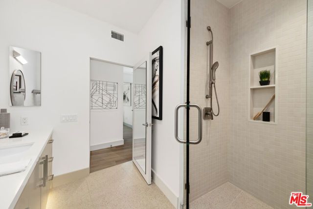 130 S Sepulveda Boulevard 212, Los Angeles, CA 90049