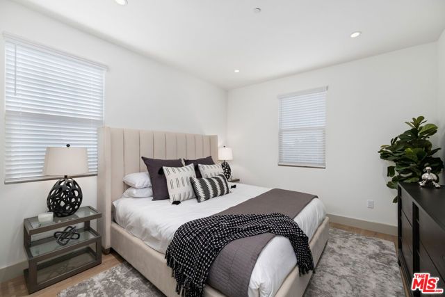 130 S Sepulveda Boulevard 212, Los Angeles, CA 90049