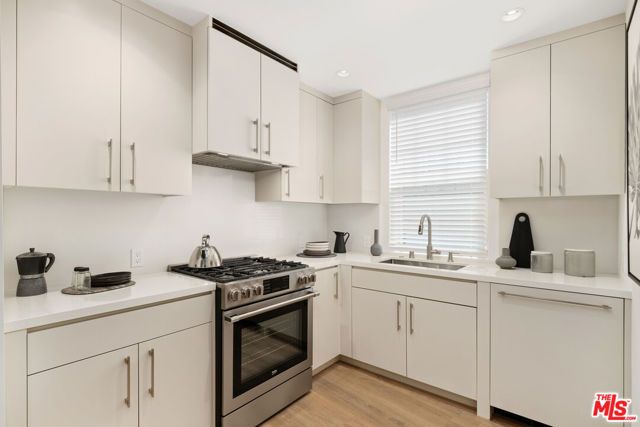 130 S Sepulveda Boulevard 212, Los Angeles, CA 90049