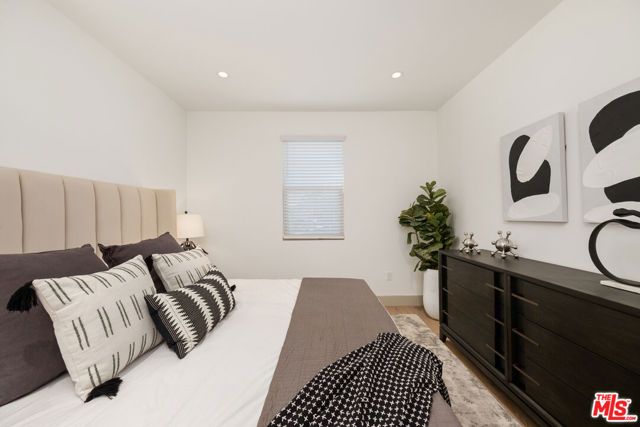 130 S Sepulveda Boulevard 212, Los Angeles, CA 90049