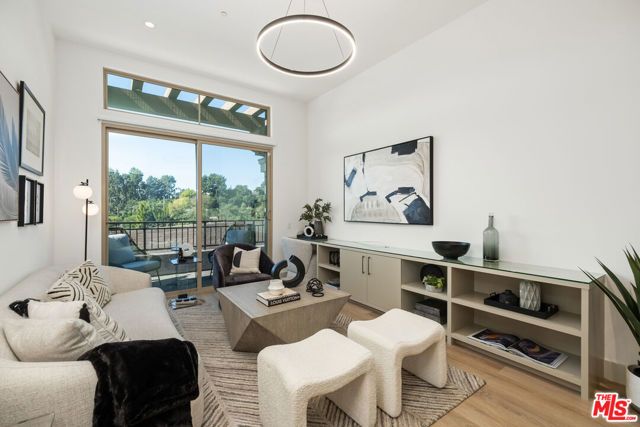 130 S Sepulveda Boulevard 212, Los Angeles, CA 90049