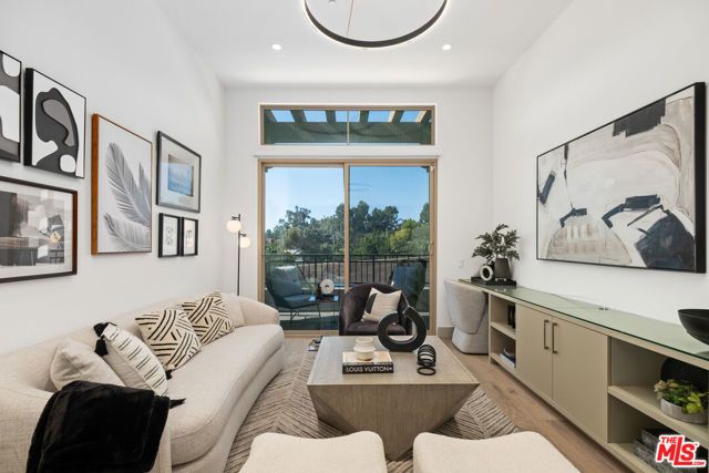 130 S Sepulveda Boulevard 212, Los Angeles, CA 90049