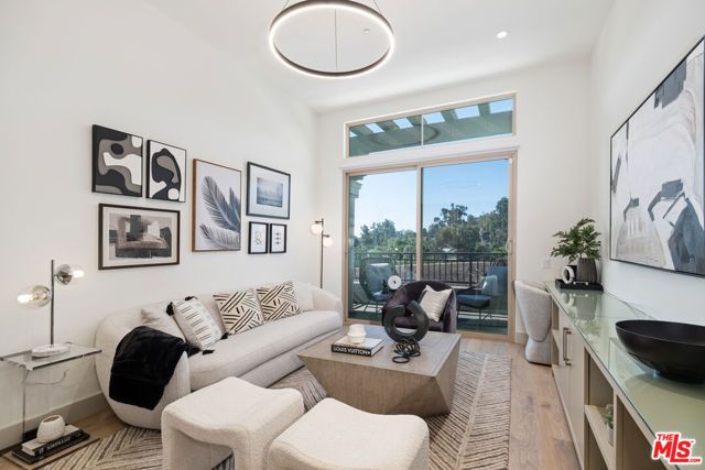 130 S Sepulveda Boulevard 212, Los Angeles, CA 90049