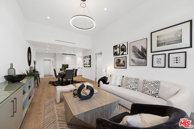 130 S Sepulveda Boulevard 212, Los Angeles, CA 90049