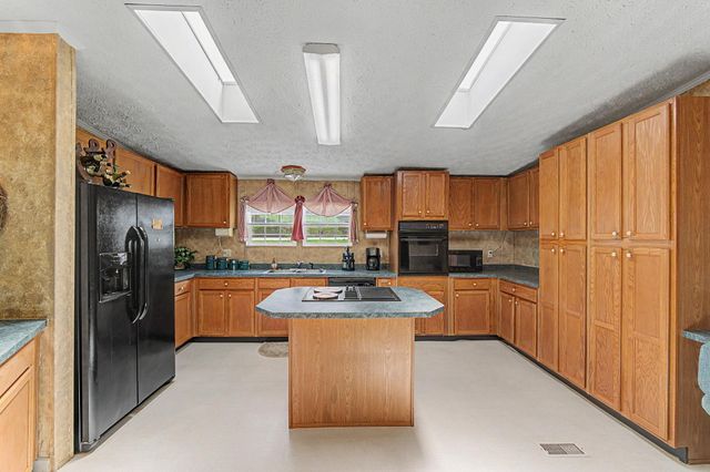 1754 Memorial Drive Extension, Greer, SC 29651