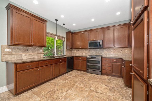 376 Rundgren Way, Folsom, CA 95630