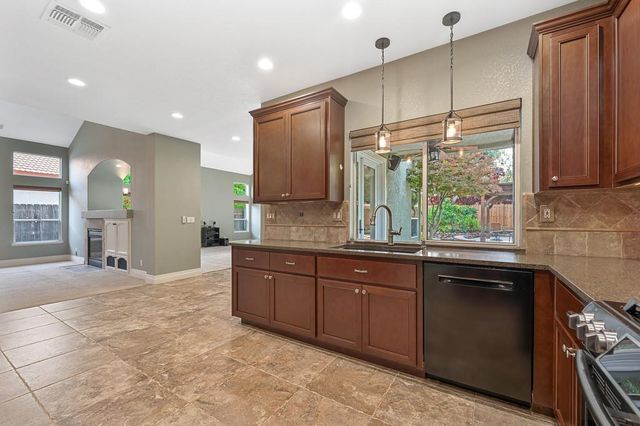 376 Rundgren Way, Folsom, CA 95630