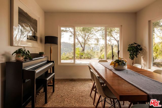 21269 Entrada Road, Topanga, CA 90290