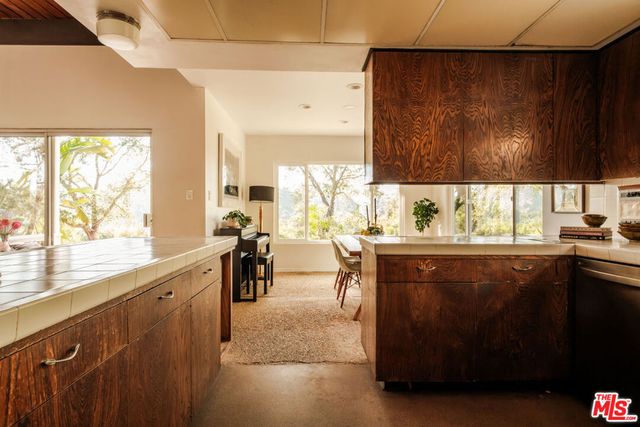 21269 Entrada Road, Topanga, CA 90290