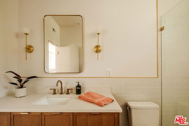 21269 Entrada Road, Topanga, CA 90290