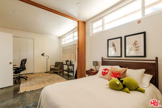 21269 Entrada Road, Topanga, CA 90290