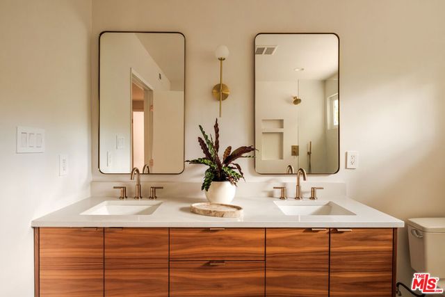 21269 Entrada Road, Topanga, CA 90290