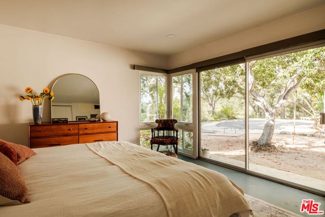 21269 Entrada Road, Topanga, CA 90290