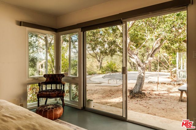 21269 Entrada Road, Topanga, CA 90290