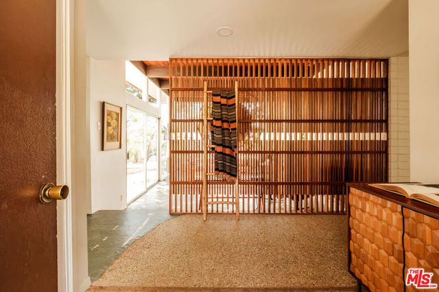 21269 Entrada Road, Topanga, CA 90290