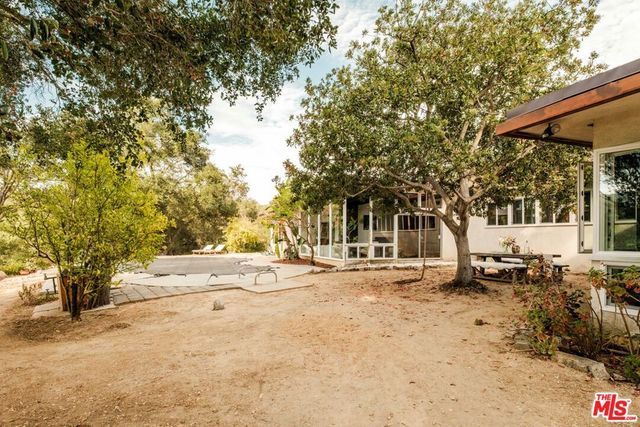 21269 Entrada Road, Topanga, CA 90290