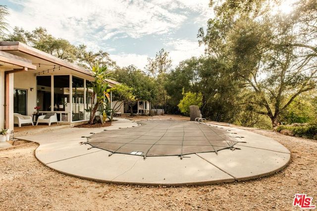 21269 Entrada Road, Topanga, CA 90290