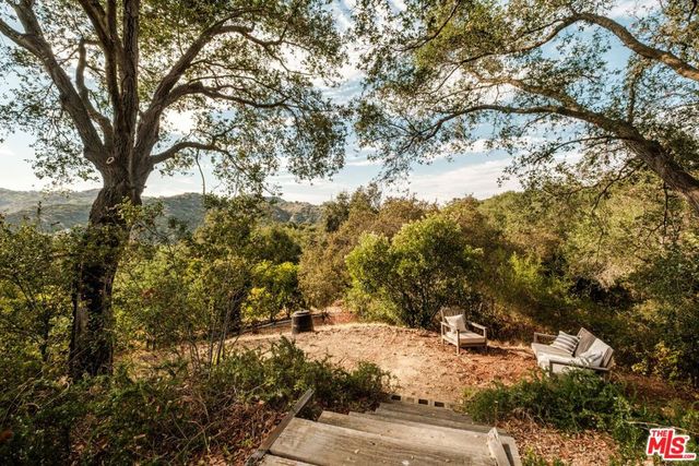 21269 Entrada Road, Topanga, CA 90290