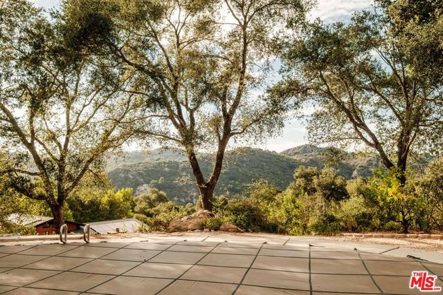21269 Entrada Road, Topanga, CA 90290