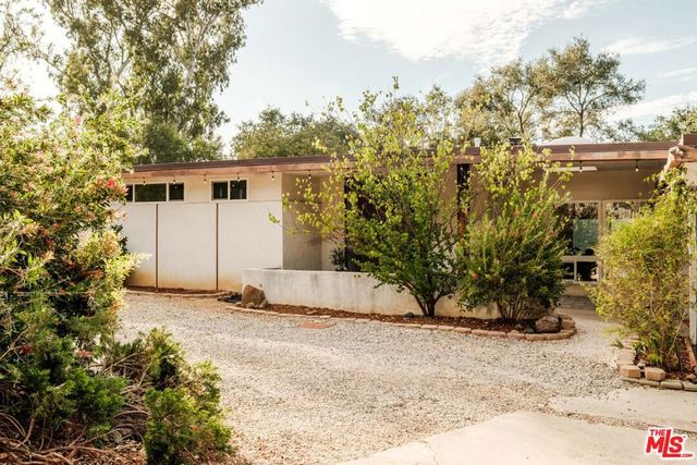 21269 Entrada Road, Topanga, CA 90290