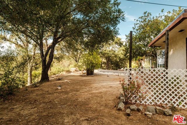 21269 Entrada Road, Topanga, CA 90290