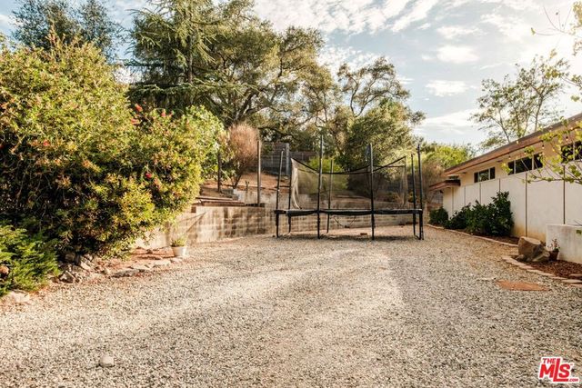 21269 Entrada Road, Topanga, CA 90290