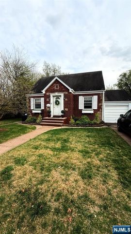 40 Strathmore Terrace, Saddle Brook, NJ 07663