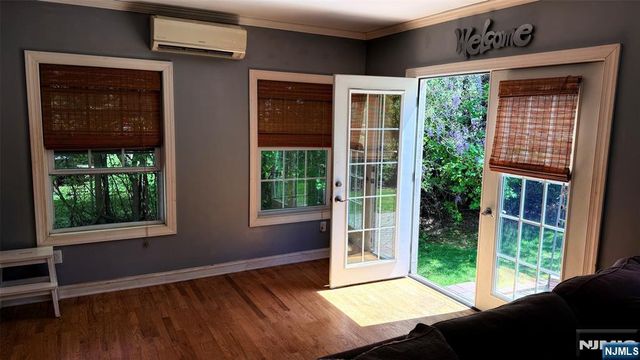 40 Strathmore Terrace, Saddle Brook, NJ 07663