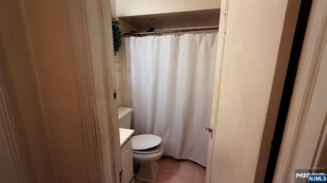 40 Strathmore Terrace, Saddle Brook, NJ 07663