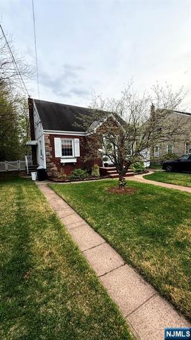 40 Strathmore Terrace, Saddle Brook, NJ 07663
