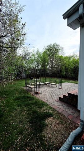 40 Strathmore Terrace, Saddle Brook, NJ 07663