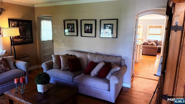 40 Strathmore Terrace, Saddle Brook, NJ 07663