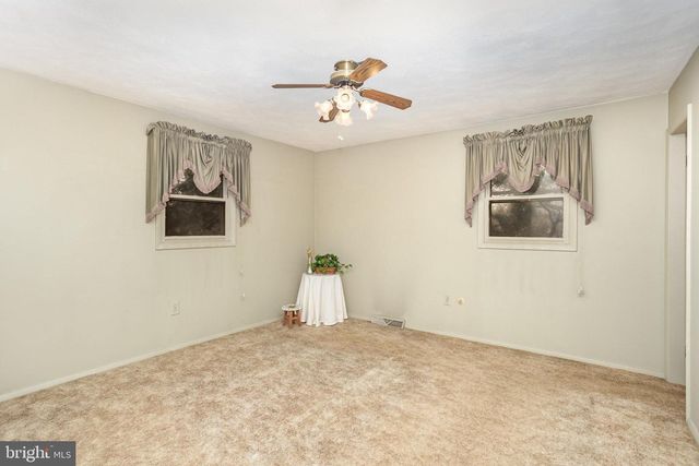 32 N BISHOP RD, Mechanicsburg, PA 17055