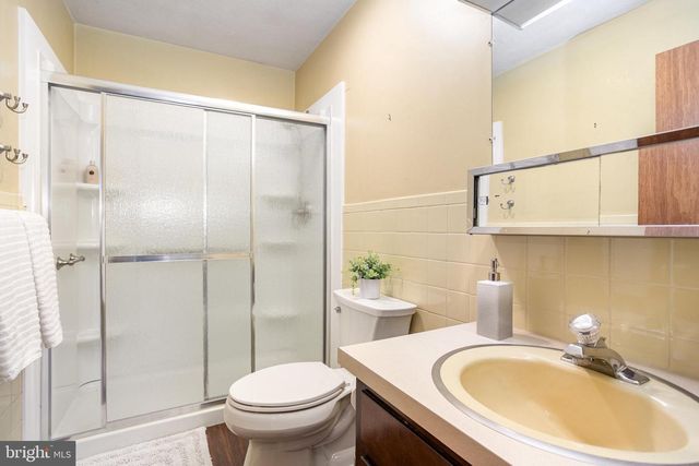 32 N BISHOP RD, Mechanicsburg, PA 17055