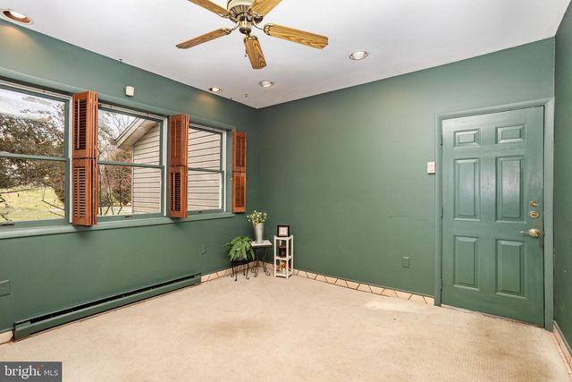 32 N BISHOP RD, Mechanicsburg, PA 17055