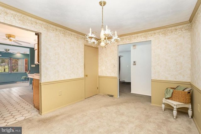 32 N BISHOP RD, Mechanicsburg, PA 17055