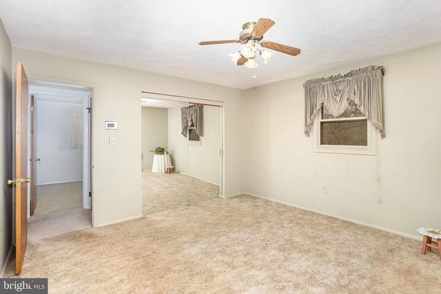 32 N BISHOP RD, Mechanicsburg, PA 17055