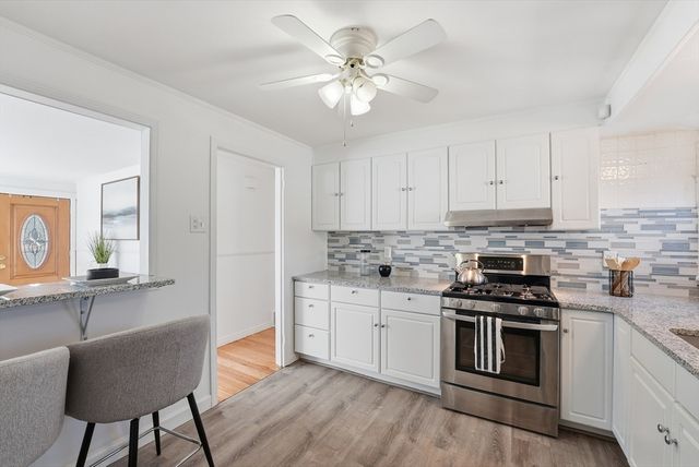 744 Bradley Rd, Springfield, MA 01109