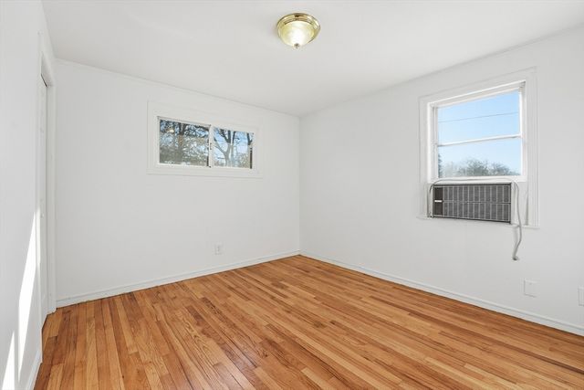 744 Bradley Rd, Springfield, MA 01109