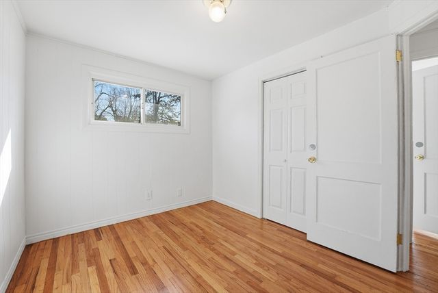 744 Bradley Rd, Springfield, MA 01109