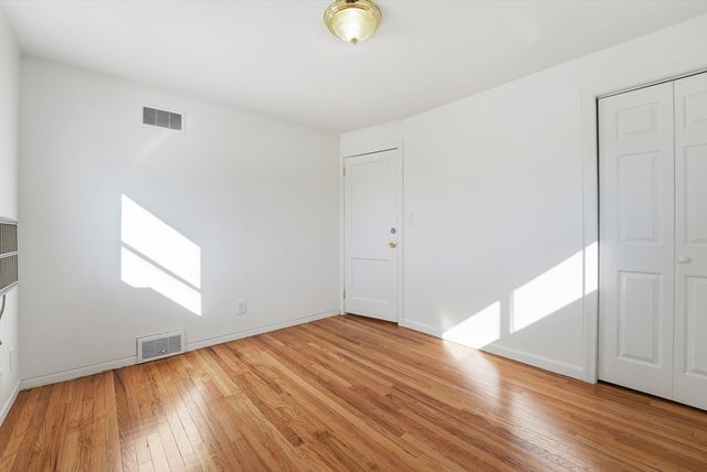 744 Bradley Rd, Springfield, MA 01109