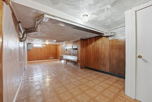 744 Bradley Rd, Springfield, MA 01109