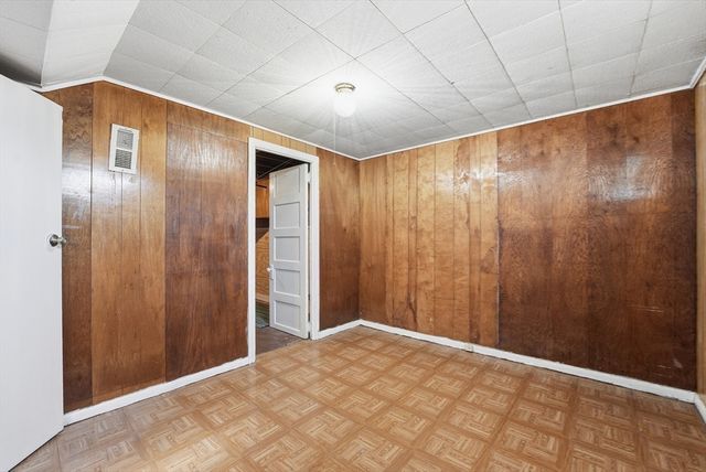 744 Bradley Rd, Springfield, MA 01109