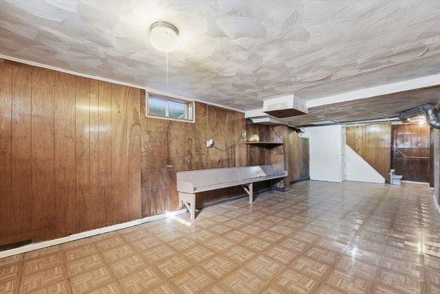 744 Bradley Rd, Springfield, MA 01109