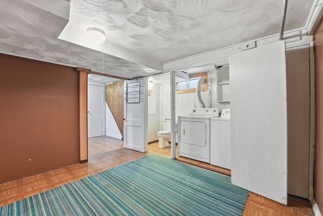 744 Bradley Rd, Springfield, MA 01109