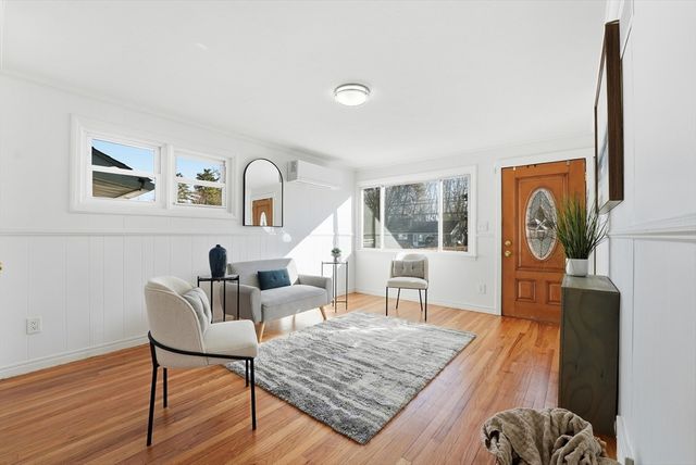 744 Bradley Rd, Springfield, MA 01109