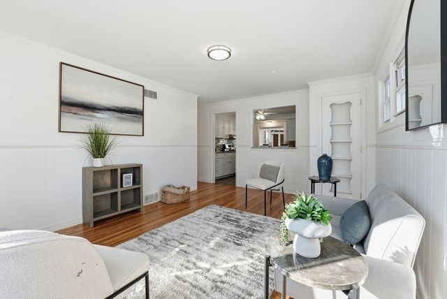 744 Bradley Rd, Springfield, MA 01109